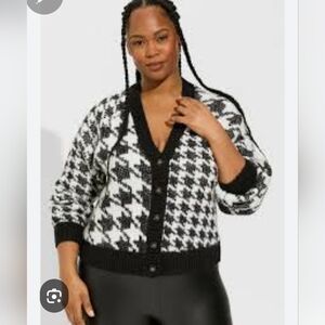 Torrid Black & White Houndstooth V-Neck Button-Front Sweater Sz 1X